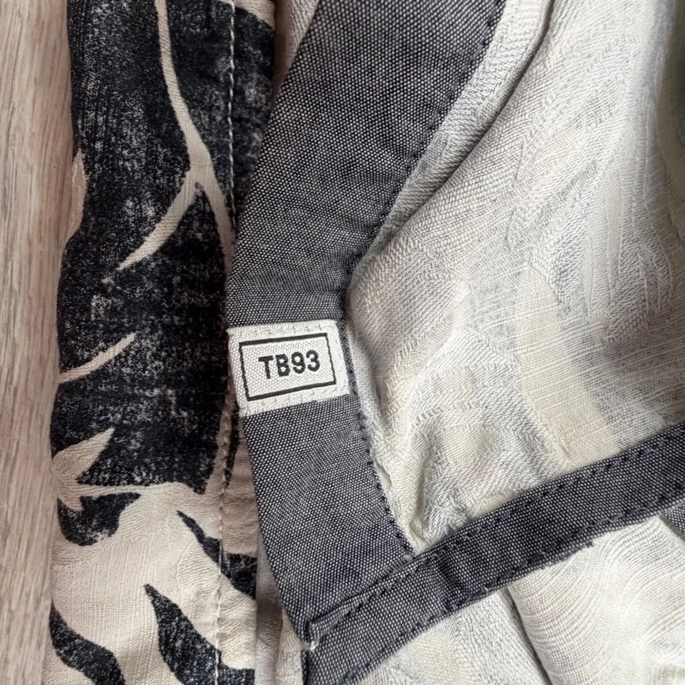 Tommy Bahama Mens‎ Large 100% Silk Black White Tropical Palm Leaf Camp Shirt